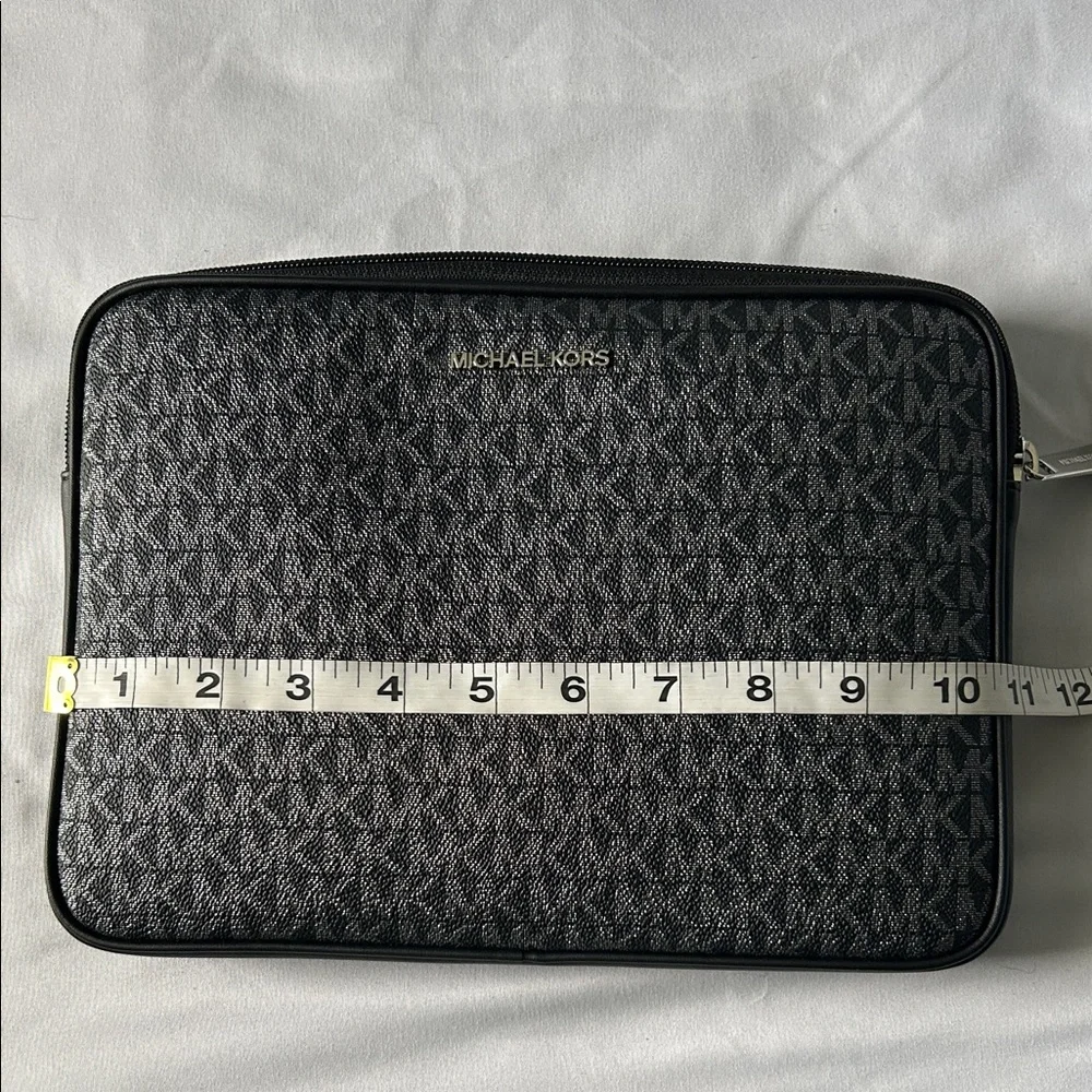 Michael Kors Kali Black Jet Set Ipad/Tablet Top Zip Padded Storage Travel Case